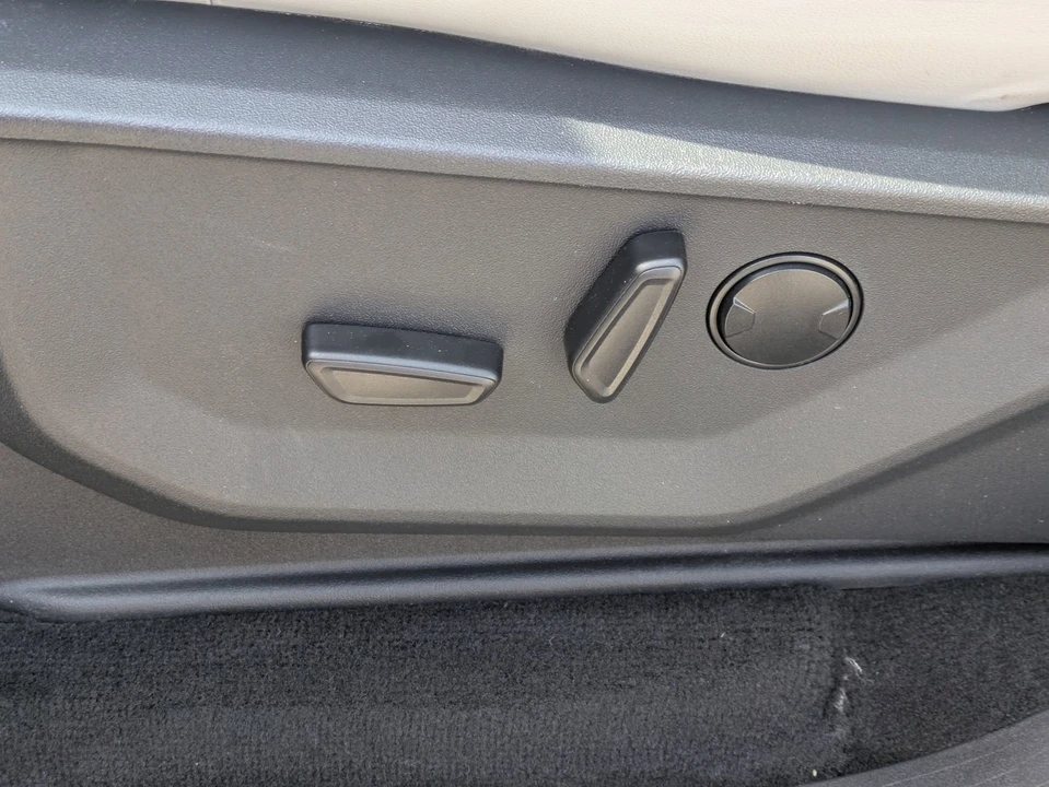2025 Ford Expedition 5th Gen - Image 17 of 21