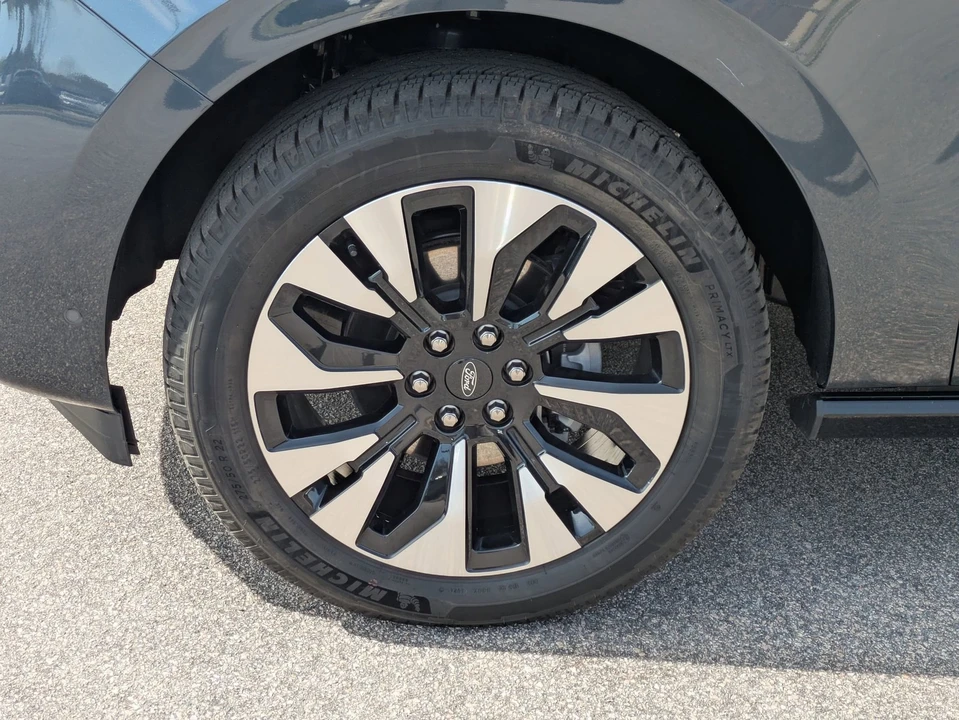 2025 Ford Expedition 5th Gen - Image 10 of 21
