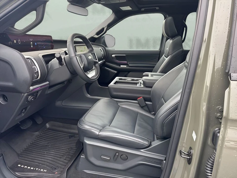2025 Ford Expedition 5th Gen - Image 9 of 12