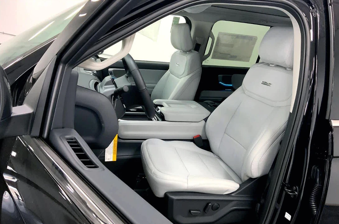 2025 Ford Expedition 5th Gen - Image 8 of 10
