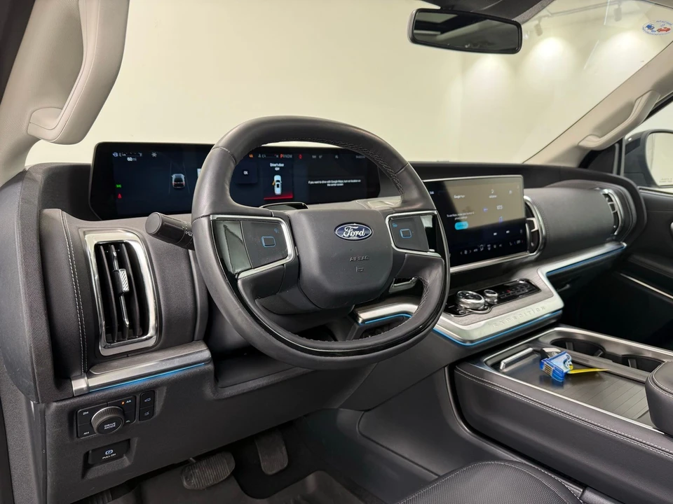 2025 Ford Expedition 5th Gen - Image 15 of 21