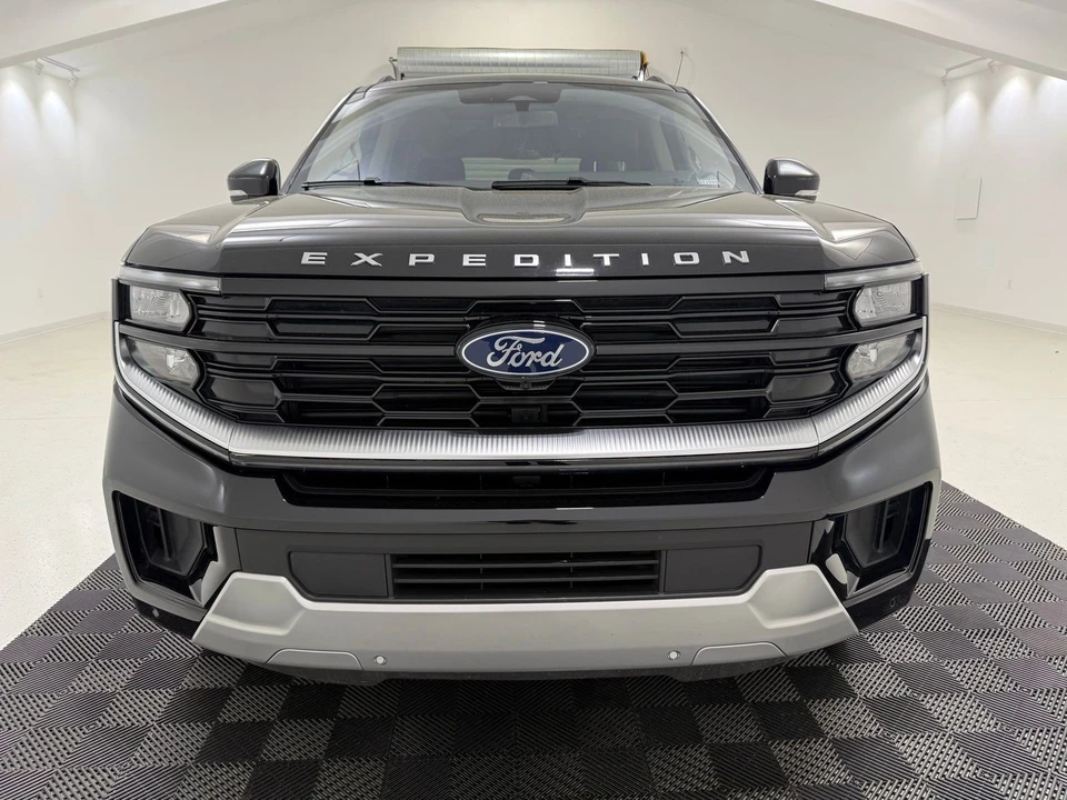 2025 Ford Expedition 5th Gen - Image 2 of 21