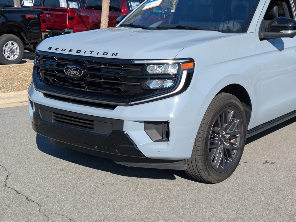 2025 Ford Expedition 5th Gen - Image 10 of 21