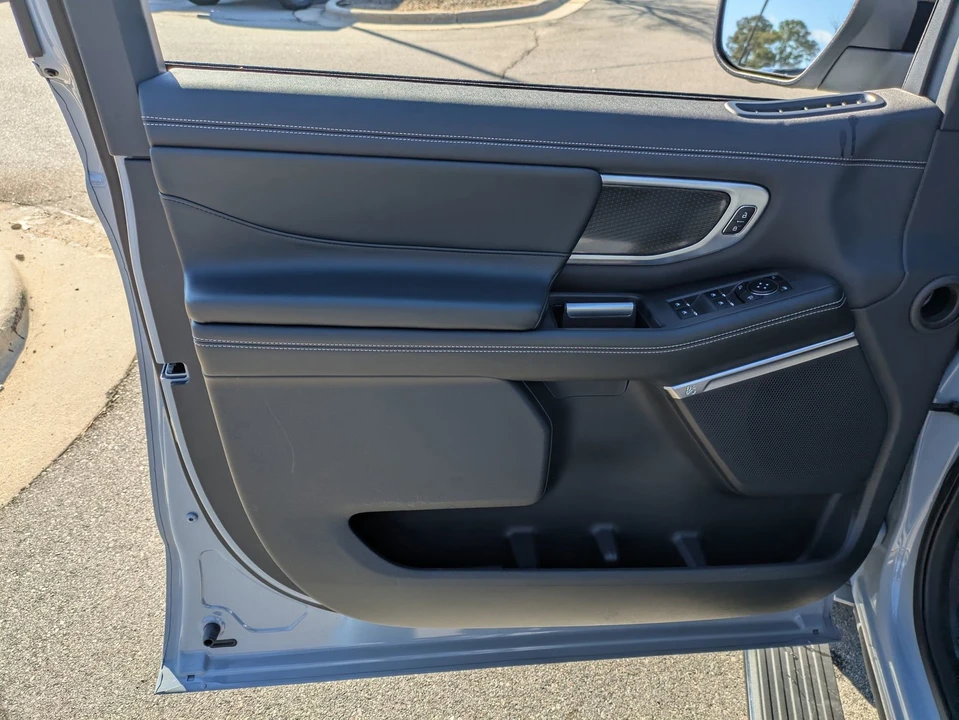 2025 Ford Expedition 5th Gen - Image 15 of 21