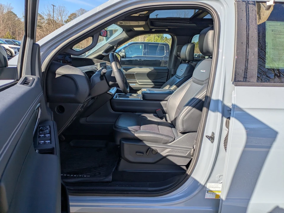 2025 Ford Expedition 5th Gen - Image 12 of 21
