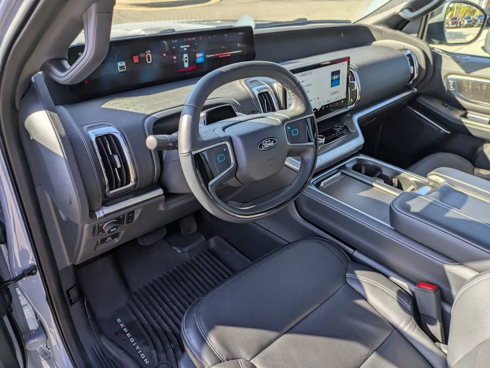 2025 Ford Expedition 5th Gen - Image 14 of 21