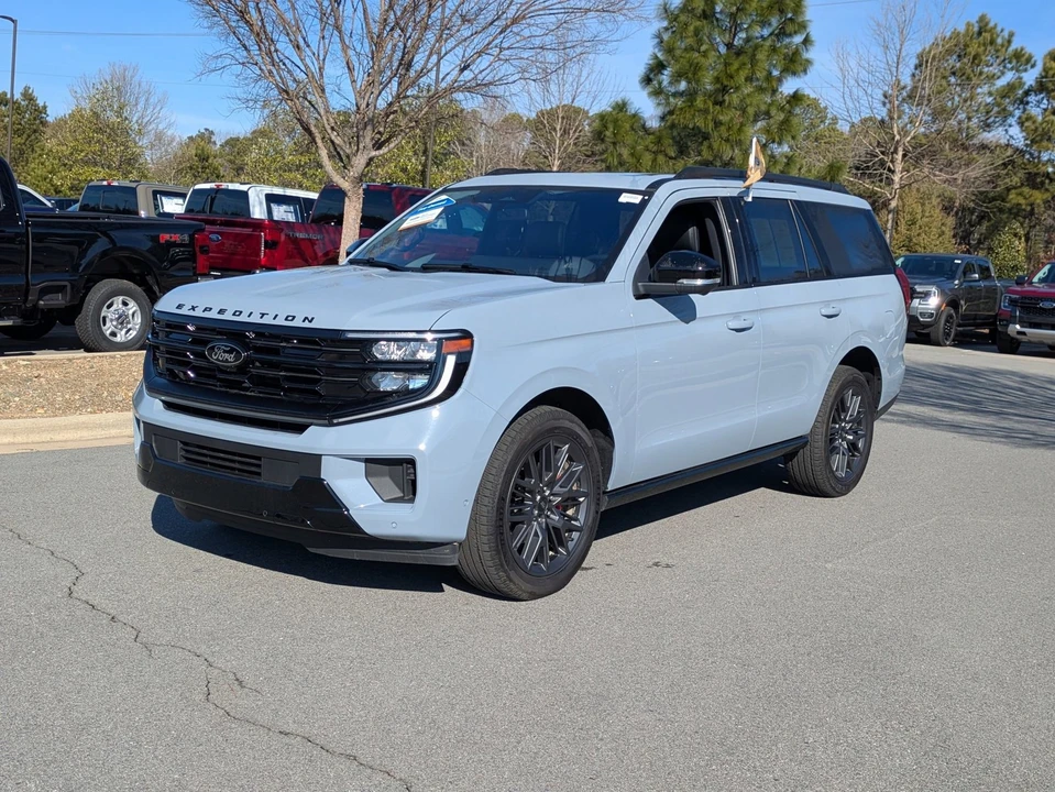 2025 Ford Expedition 5th Gen - Image 8 of 21
