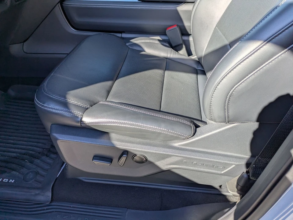 2025 Ford Expedition 5th Gen - Image 13 of 21