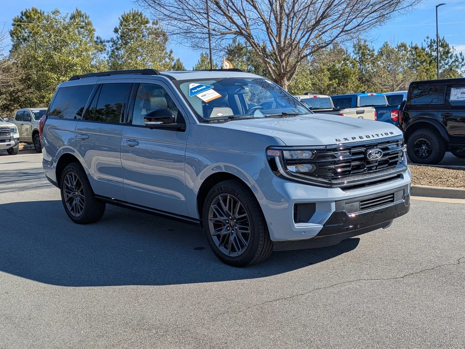 2025 Ford Expedition 5th Gen - Image 2 of 21