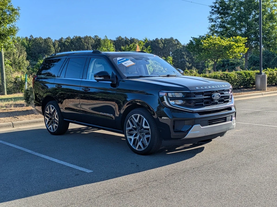 2025 Ford Expedition 5th Gen - Image 2 of 21