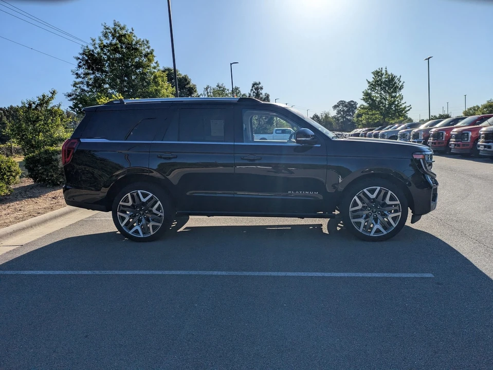 2025 Ford Expedition 5th Gen - Image 3 of 21