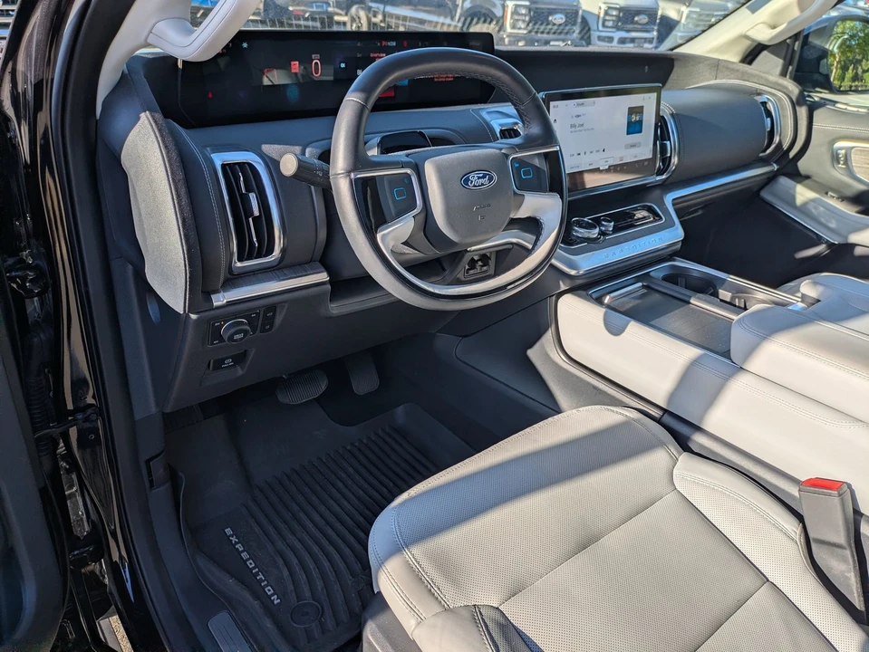 2025 Ford Expedition 5th Gen - Image 14 of 21