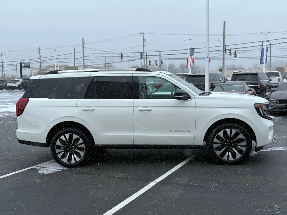2025 Ford Expedition 5th Gen - Image 2 of 12
