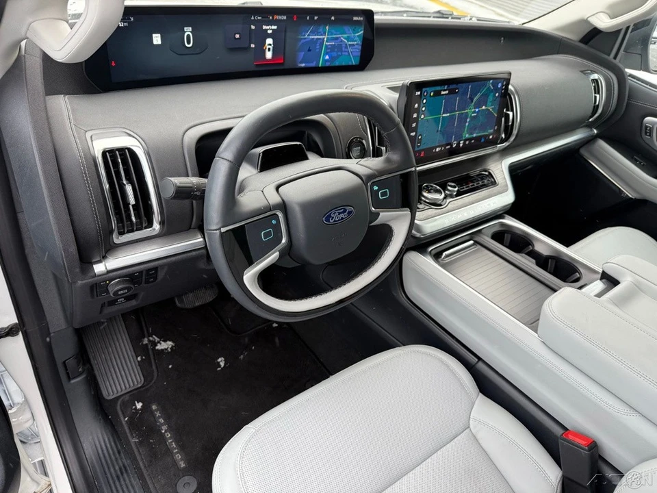 2025 Ford Expedition 5th Gen - Image 11 of 12
