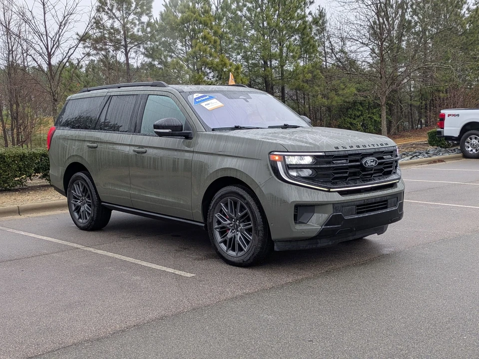 2025 Ford Expedition 5th Gen - Image 2 of 12