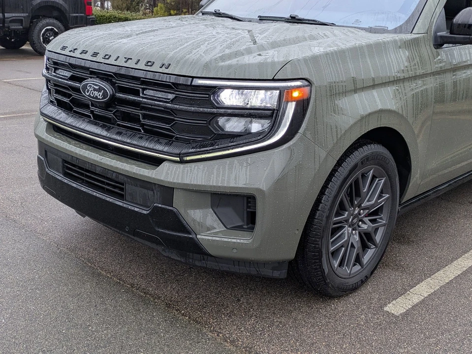 2025 Ford Expedition 5th Gen - Image 10 of 12