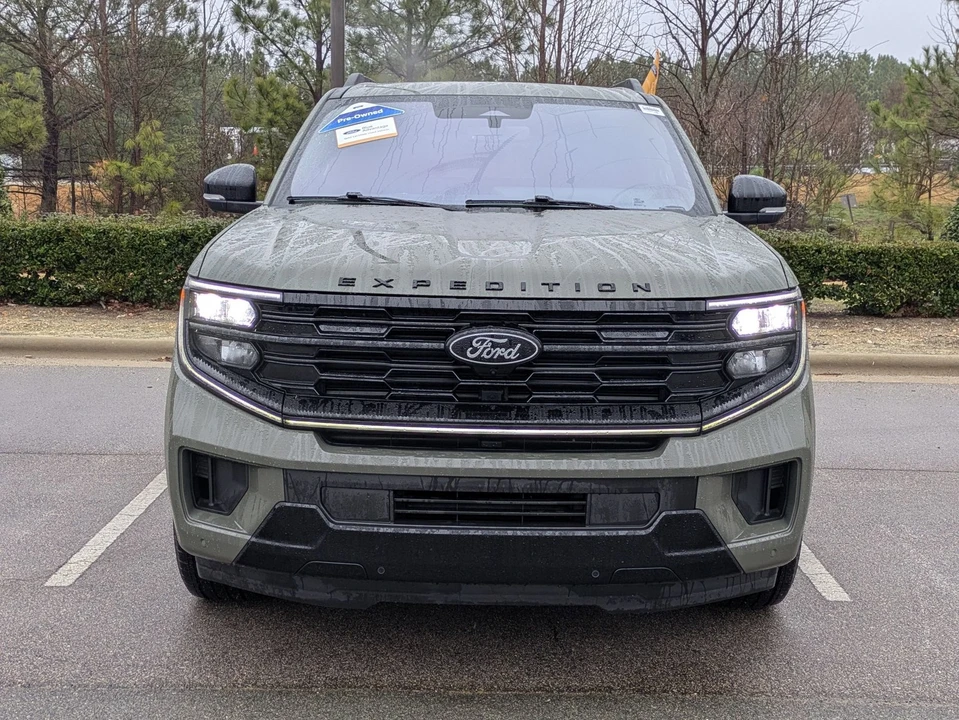 2025 Ford Expedition 5th Gen - Image 9 of 12