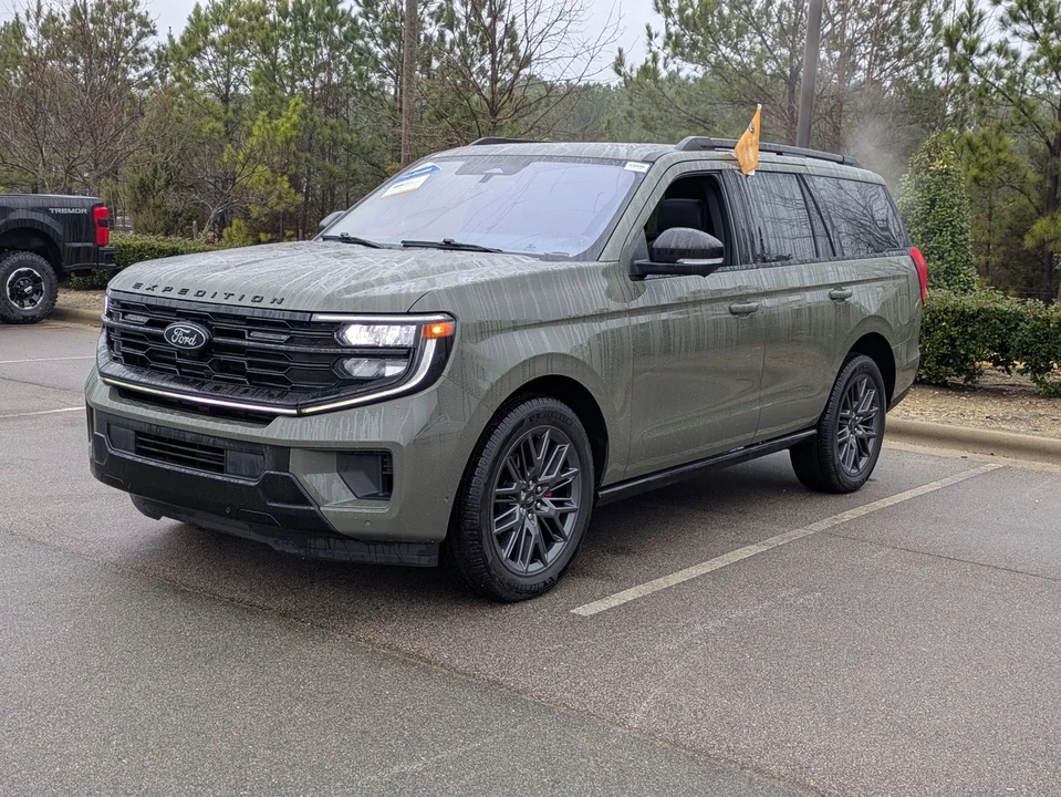 2025 Ford Expedition 5th Gen - Image 8 of 12