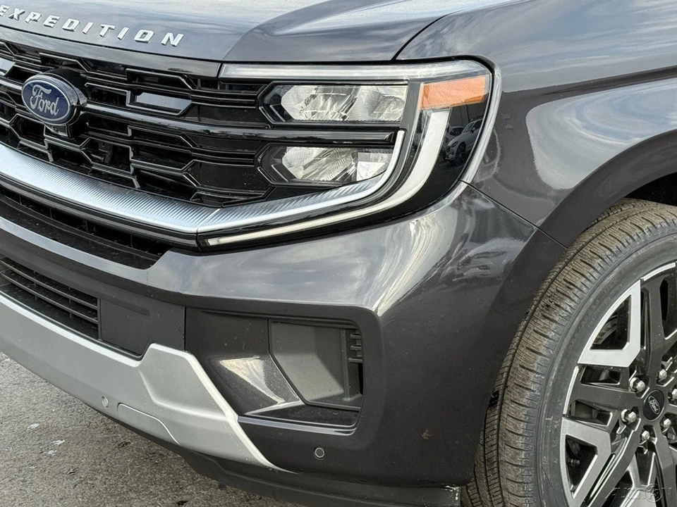 2025 Ford Expedition 5th Gen - Image 11 of 12