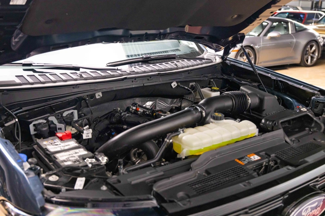 2025 Ford Expedition 5th Gen - Image 6 of 8