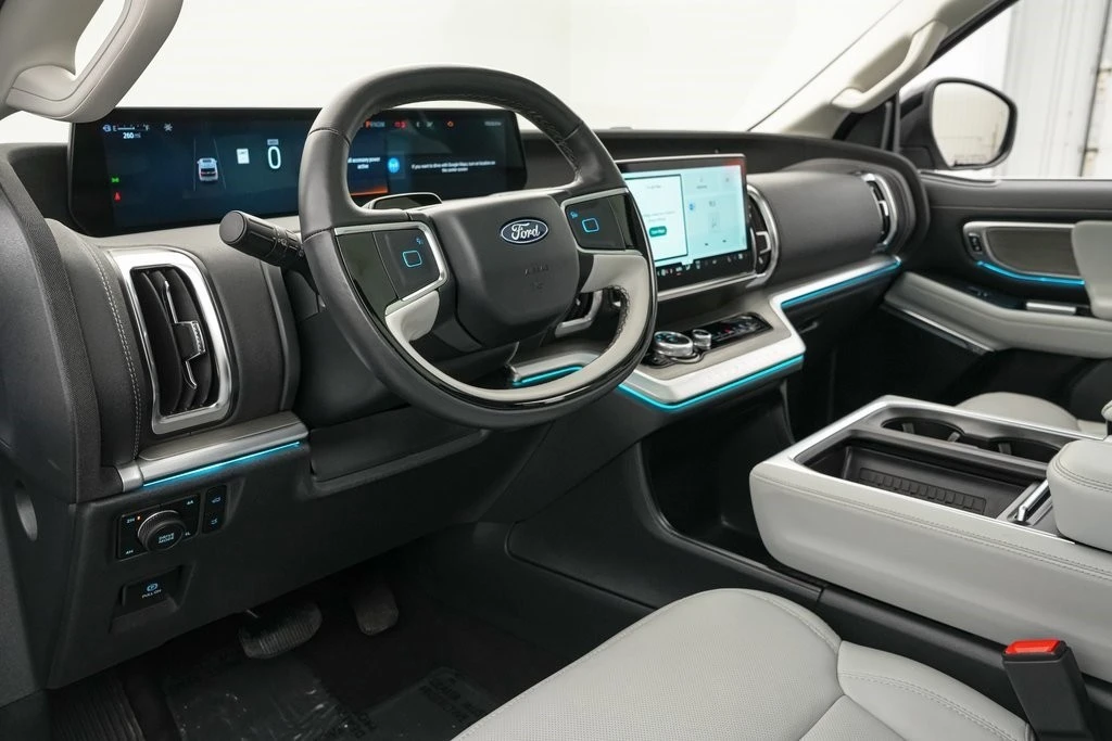 2025 Ford Expedition 5th Gen - Image 14 of 21