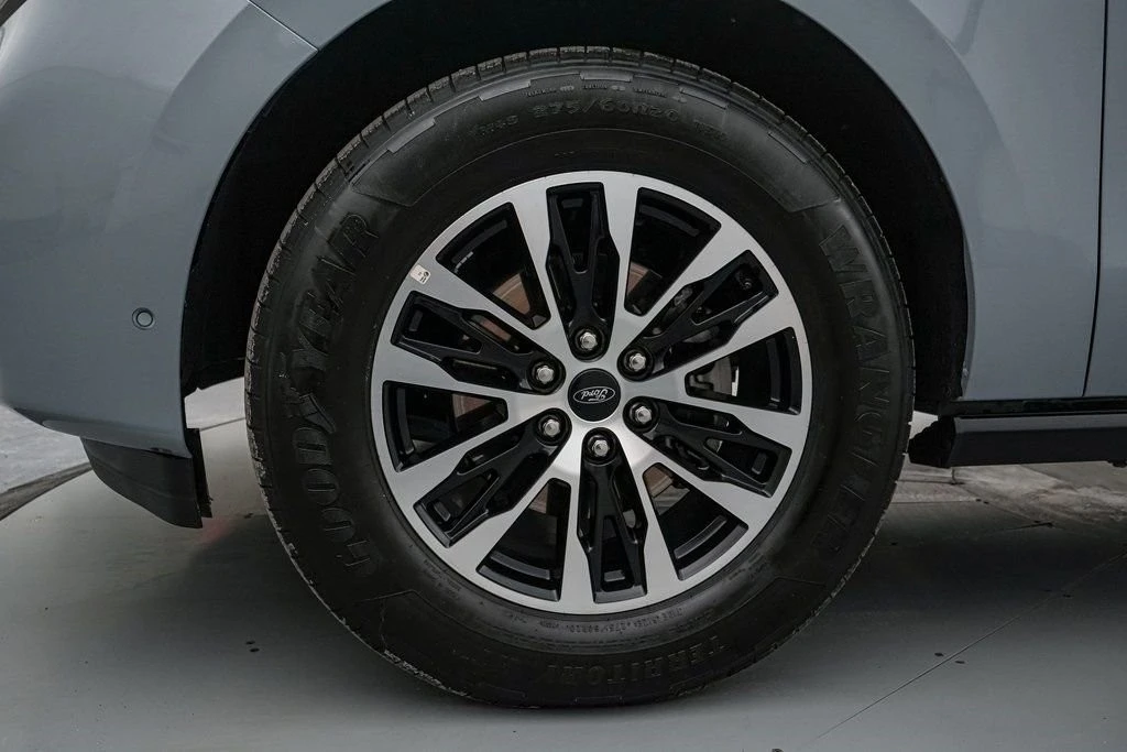 2025 Ford Expedition 5th Gen - Image 11 of 21