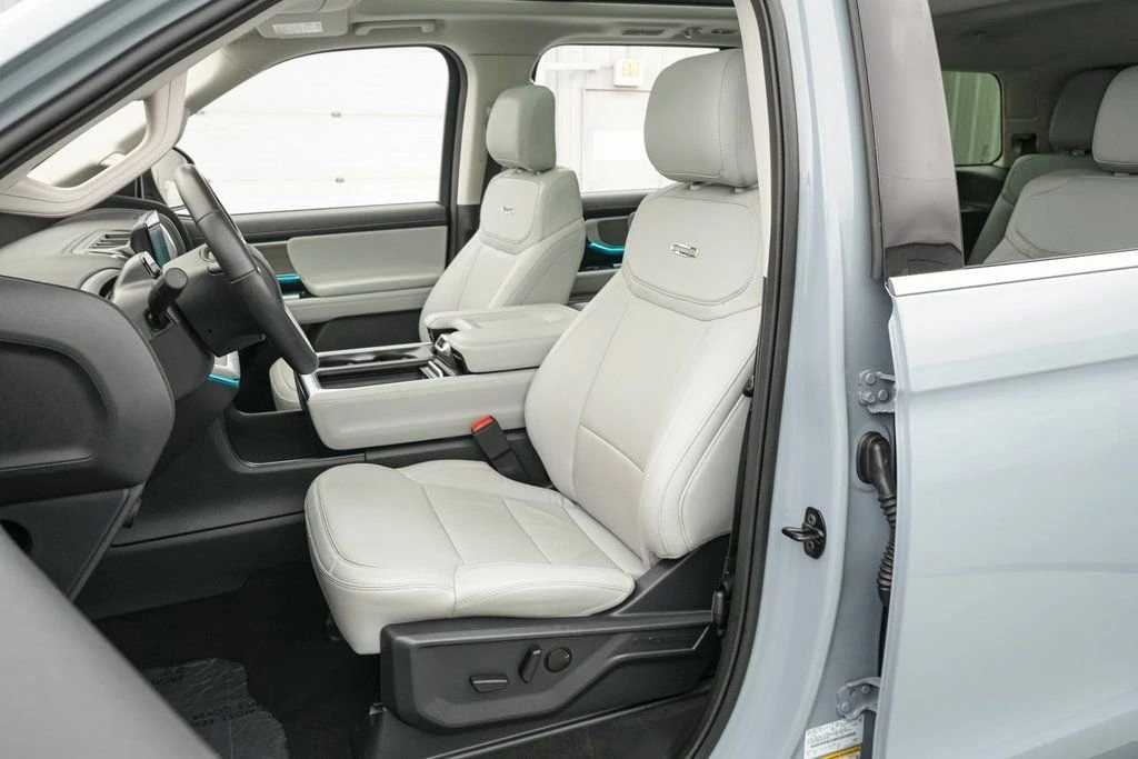 2025 Ford Expedition 5th Gen - Image 13 of 21