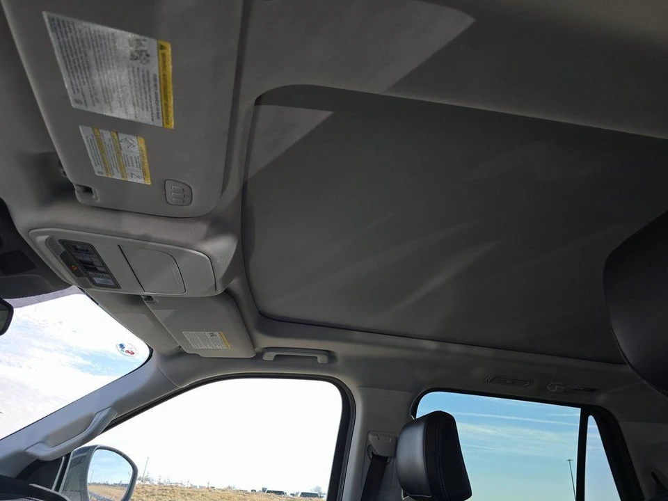 2025 Ford Expedition 5th Gen - Image 8 of 10