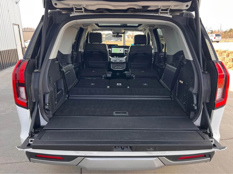 2025 Ford Expedition 5th Gen - Image 19 of 20