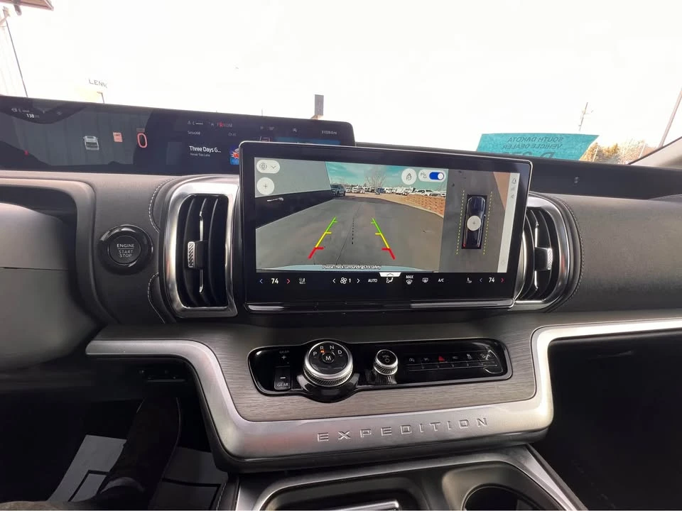 2025 Ford Expedition 5th Gen - Image 15 of 20