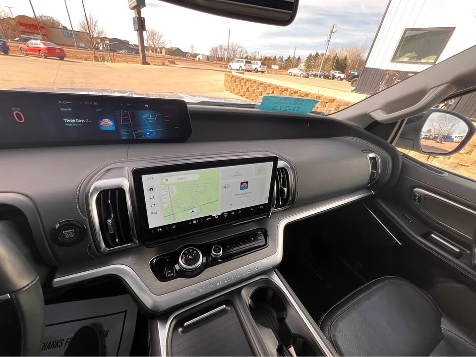 2025 Ford Expedition 5th Gen - Image 14 of 20