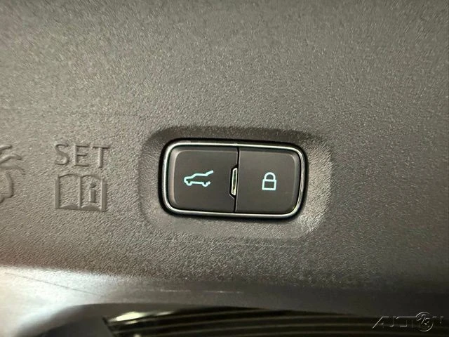 2025 Ford Expedition 5th Gen - Image 9 of 12