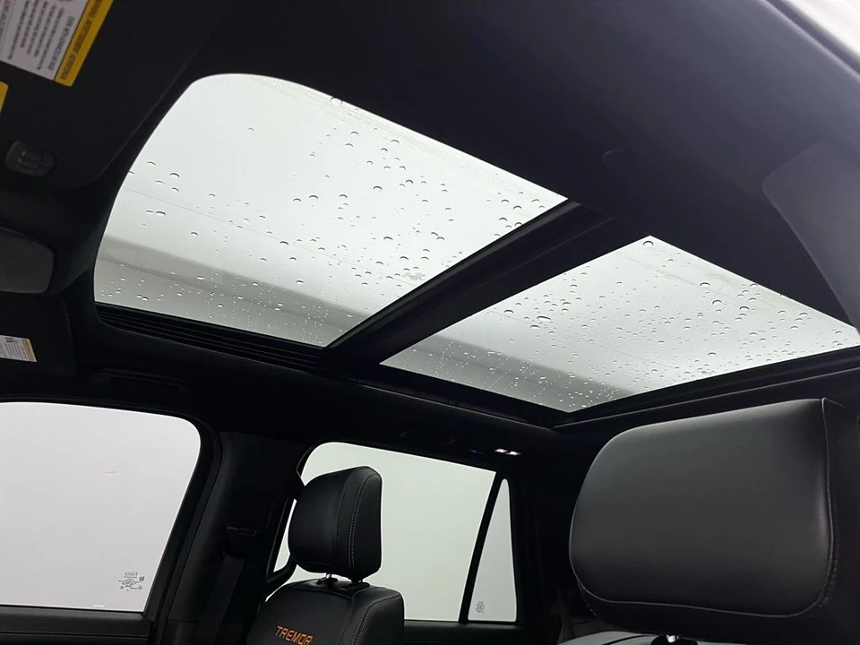 2025 Ford Expedition 5th Gen - Image 2 of 12