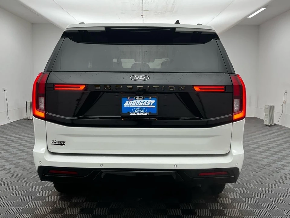 2025 Ford Expedition 5th Gen - Image 8 of 12