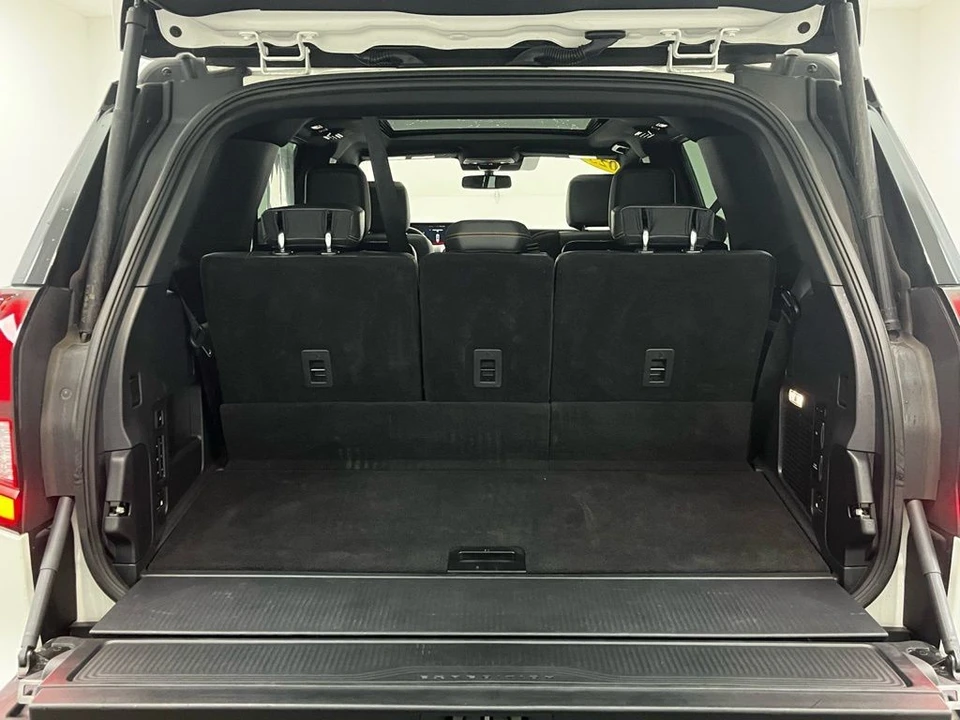 2025 Ford Expedition 5th Gen - Image 9 of 12