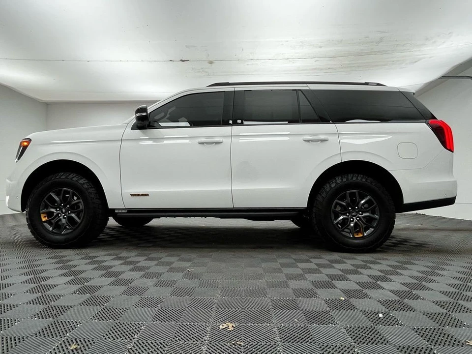 2025 Ford Expedition 5th Gen - Image 12 of 12