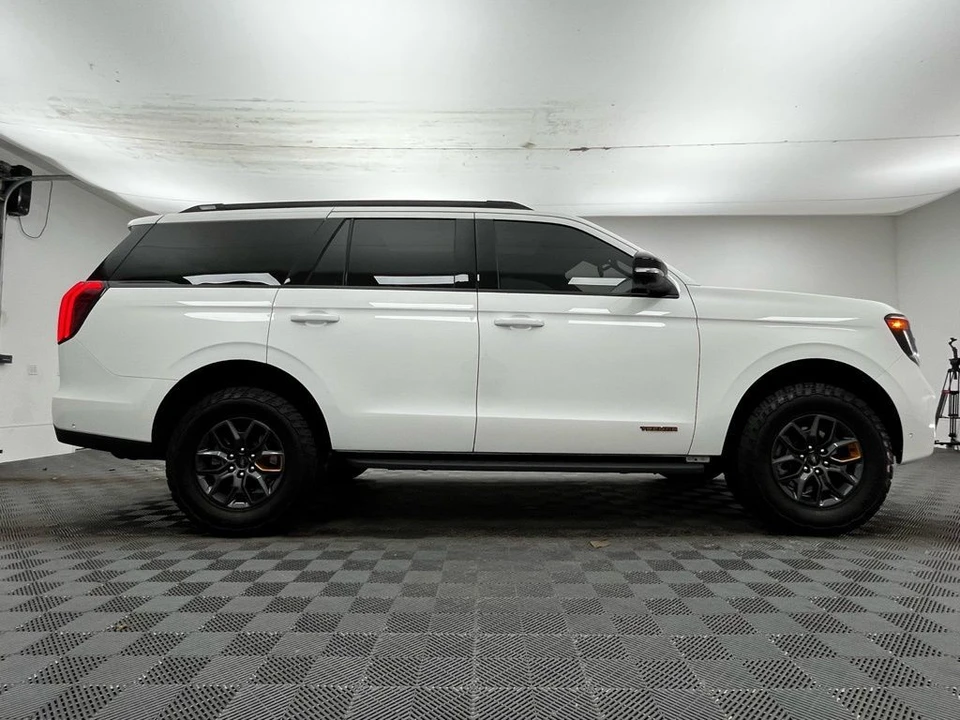 2025 Ford Expedition 5th Gen - Image 6 of 12