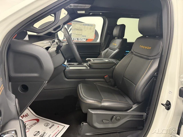 2025 Ford Expedition 5th Gen - Image 11 of 12