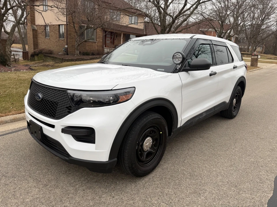 2025 Ford Explorer 6th Gen - Image 2 of 21