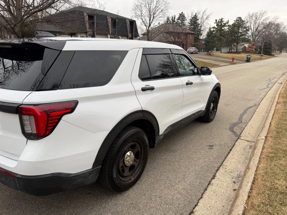 2025 Ford Explorer 6th Gen - Image 7 of 21
