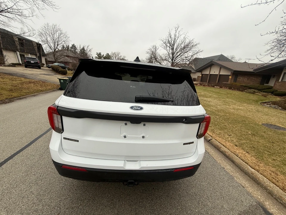 2025 Ford Explorer 6th Gen - Image 14 of 21