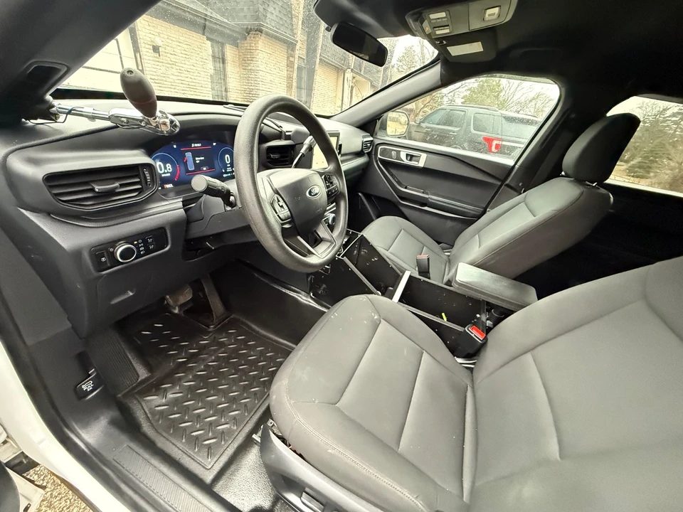 2025 Ford Explorer 6th Gen - Image 19 of 21