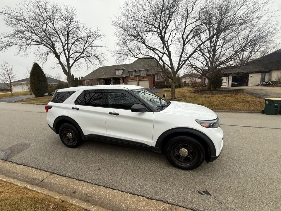 2025 Ford Explorer 6th Gen - Image 9 of 21