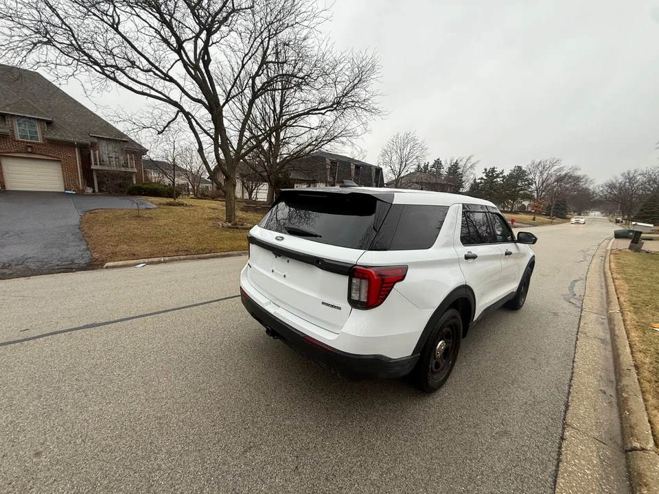 2025 Ford Explorer 6th Gen - Image 11 of 21