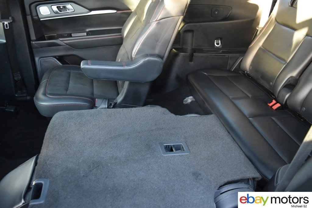 2025 Ford Explorer 6th Gen - Image 14 of 21