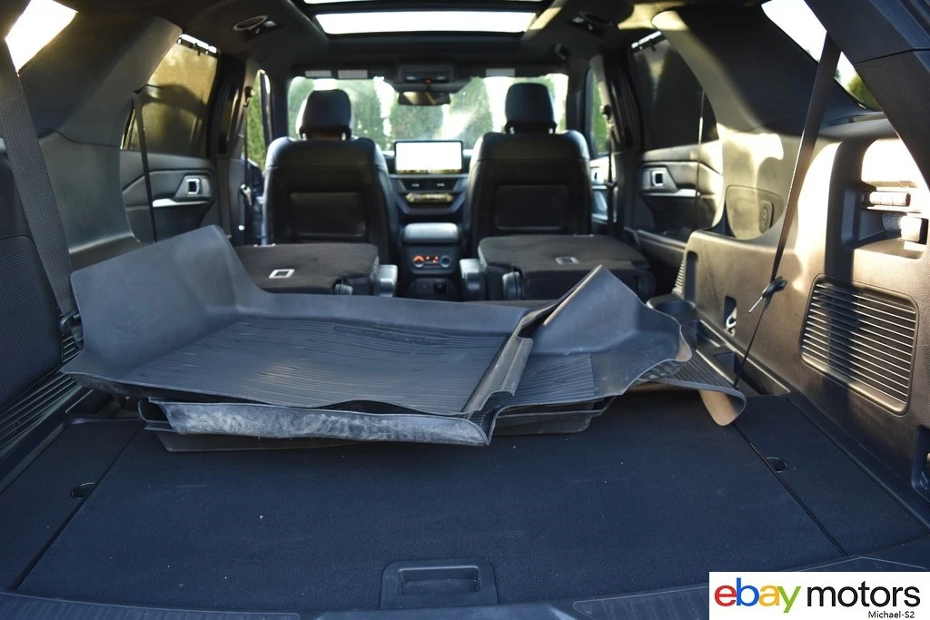 2025 Ford Explorer 6th Gen - Image 16 of 21