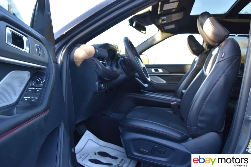 2025 Ford Explorer 6th Gen - Image 10 of 21