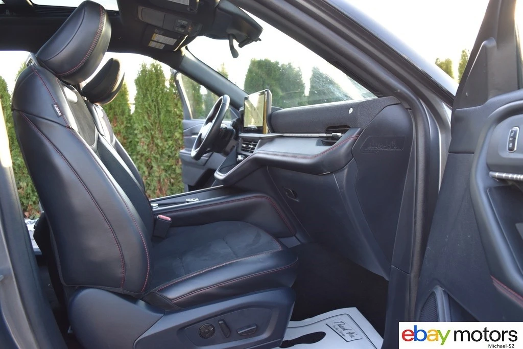 2025 Ford Explorer 6th Gen - Image 18 of 21