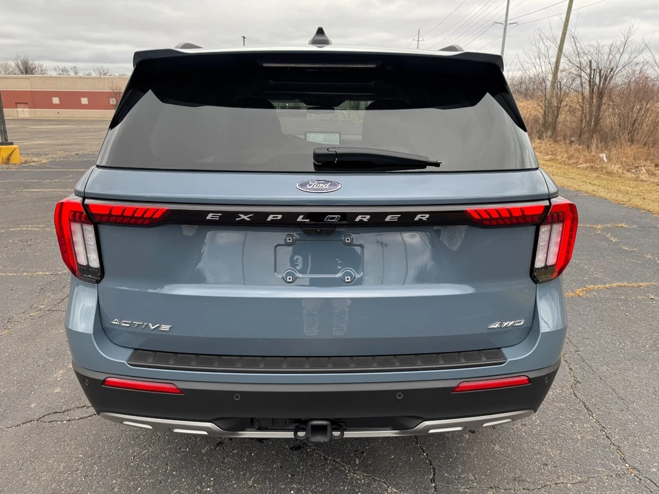2025 Ford Explorer 6th Gen - Image 6 of 21