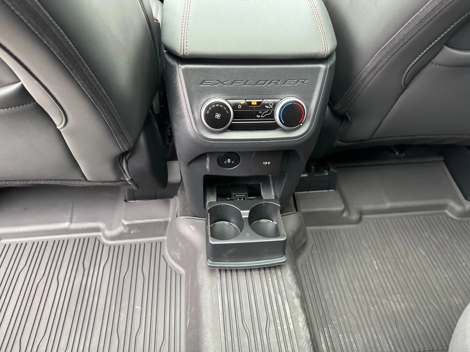 2025 Ford Explorer 6th Gen - Image 13 of 21